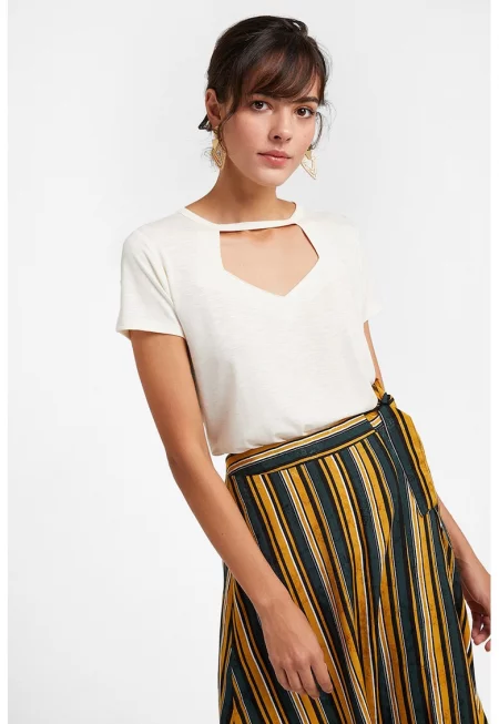 Тениска с лиосел с отвор