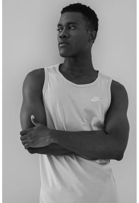 Топ Sportswear с изрязан гръб и бродирано лого