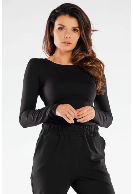 Тясна блуза с кръгло деколте