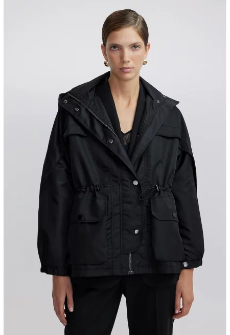 Яке с качулка и връзка