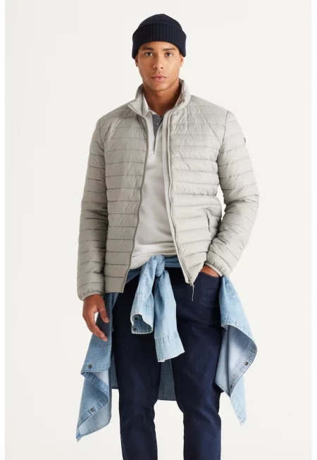 Яке с цип и средновисока яка