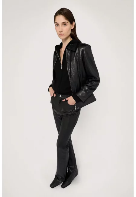 Жилетка с вълна с качулка и цип