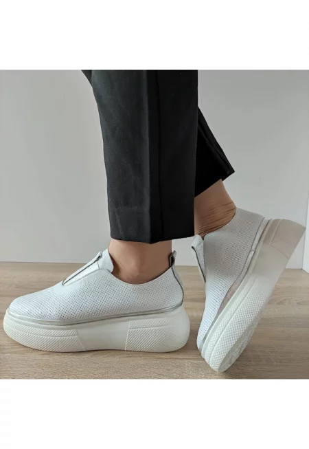 3324-1 бели дамски перфорирани обувки - бели