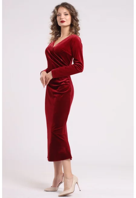 Кадифена миди рокля със застъпено деколте