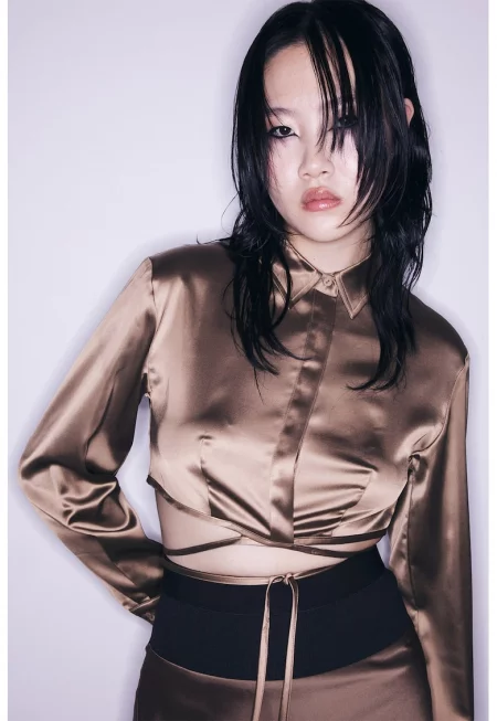 Къса риза с връзки