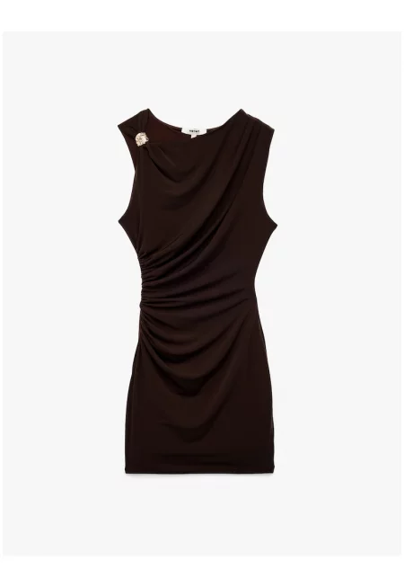 Къса рокля с набирания