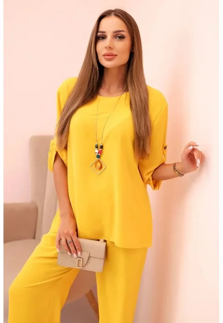 Комплект от свободна блуза с огърлица и панталони - Един размер