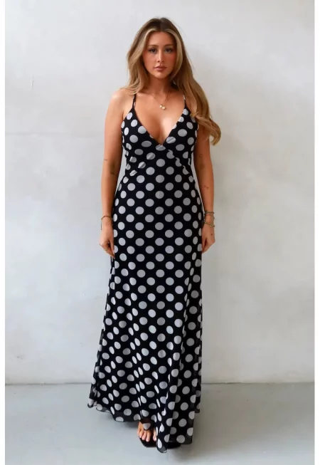Макси рокля  на точки - V-образно деколте - черна - текстил