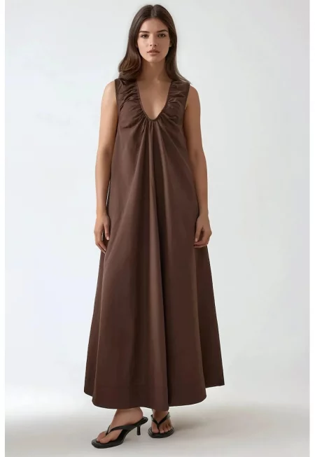Макси рокля -  U-образно деколте - кафява - текстил