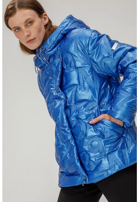 Подплатено зимно яке с качулка и капитониран дизайн