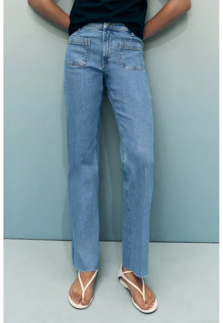 Разкроени дънки със средна талия