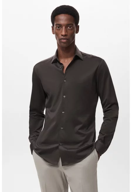 Риза с класическа яка