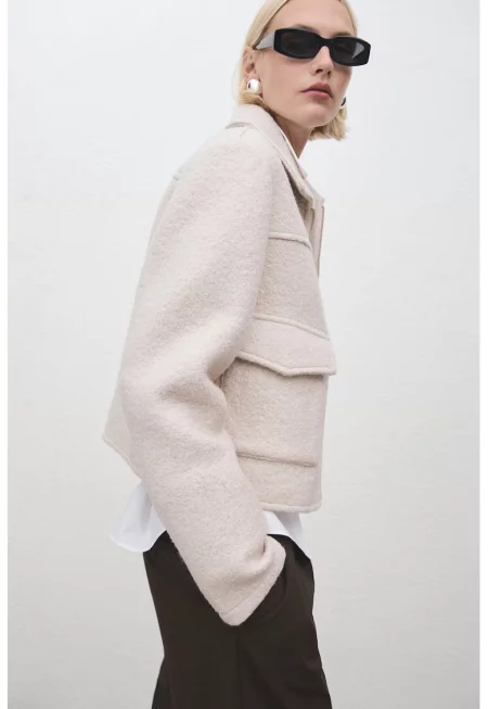 Шакет с вълна и джобове с капаче