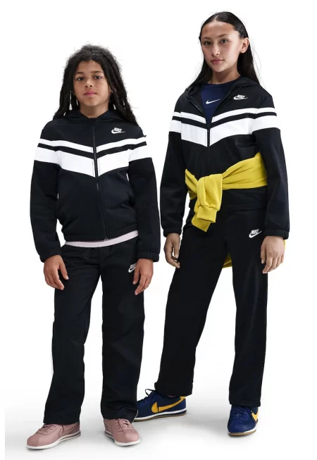 Спортен екип с контрасти