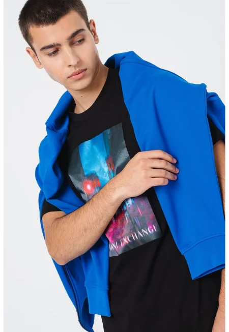 Тениска с овално деколте и принт