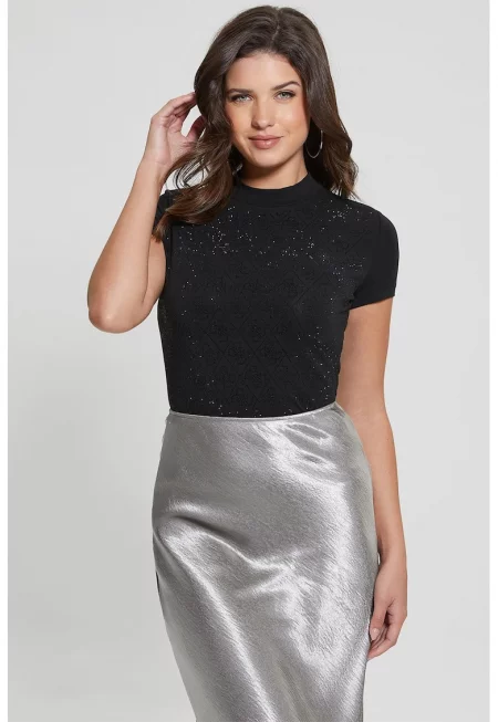 Тениска с овално деколте