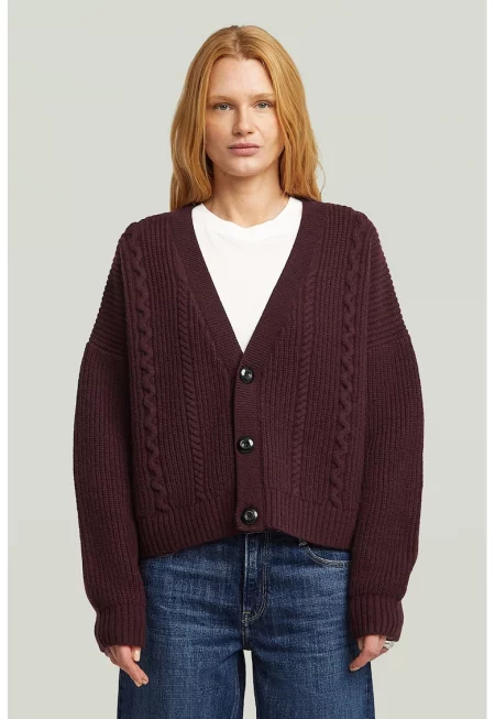 Вълнена жилетка с плетка осморка