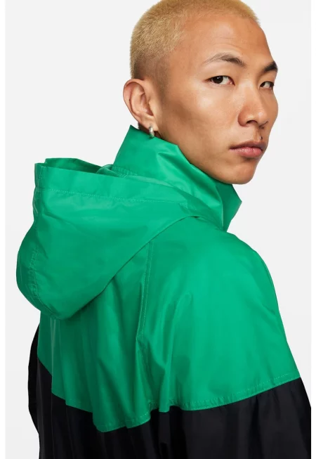 Яке Sportswear Windrunner