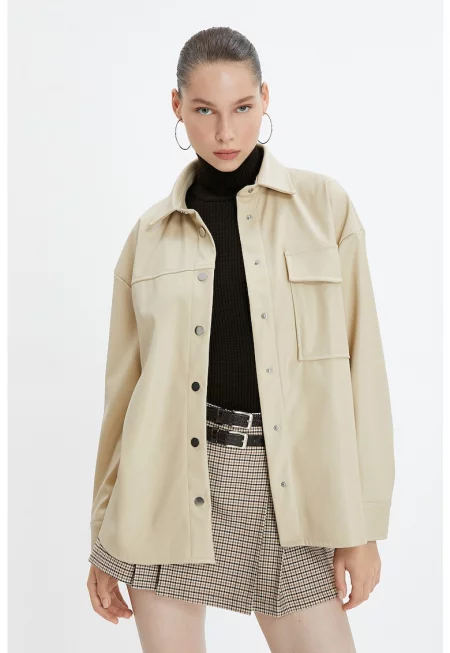 Яке тип риза от еко кожа със свободна кройка