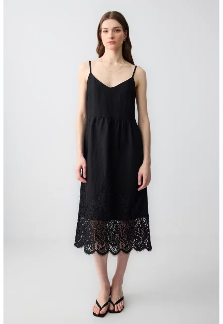 Ленена миди рокля с тънки презрамки - Черен