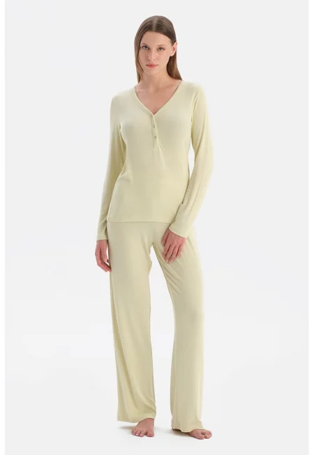 Пижама с дълги ръкави и шпиц