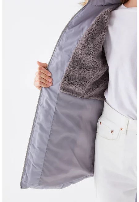 Подплатено зимно яке с качулка с еко пух