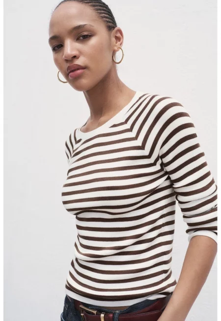 Пуловер с деколте тип лодка