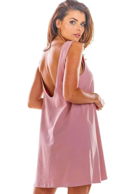 Рокля с презрамки и изрязан гръб