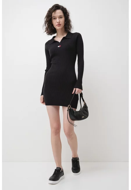 Вталена рипсена рокля