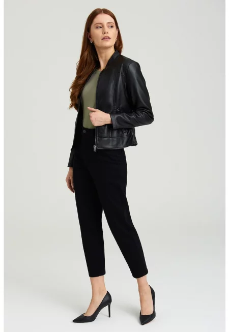 Яке от еко кожа със скосени джобове