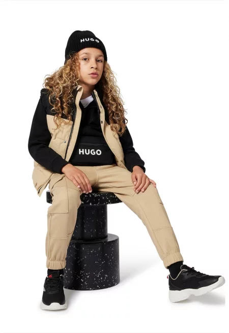 Зимна рипсена шапка с лого