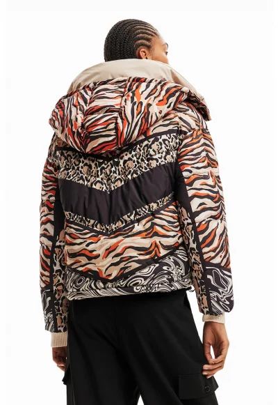 Зимно яке с отделяща се качулка