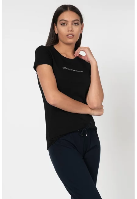 Домашна тениска с декоративни камъни