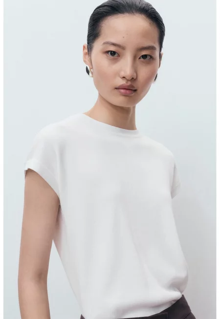 Фино плетен пуловер с къси ръкави