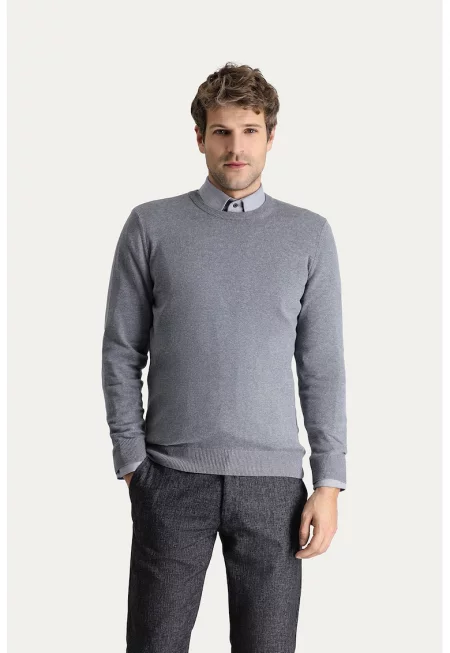 Фино плетен пуловер с овално деколте