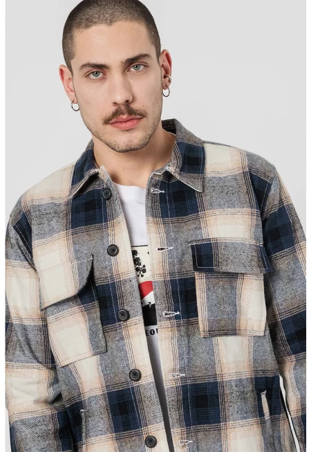 Карирано яке с джобове на гърдите