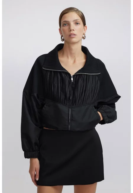 Късо яке с джобове встрани - Черен