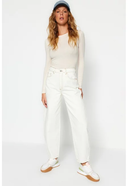 Прави дънки с висока талия