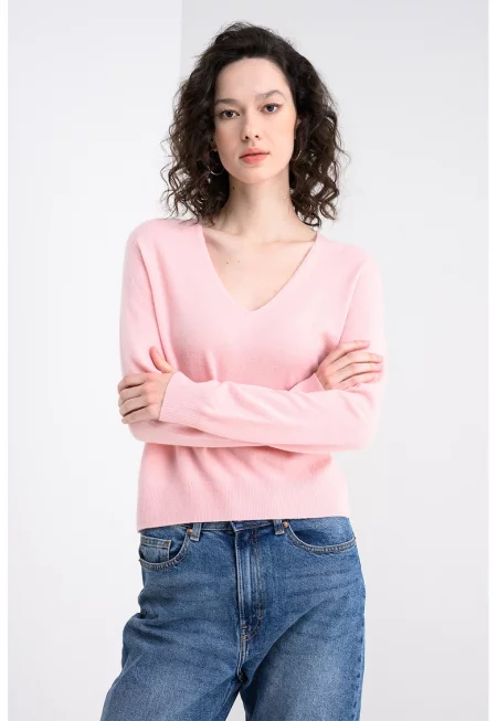 Пуловер от необработена вълна с шпиц