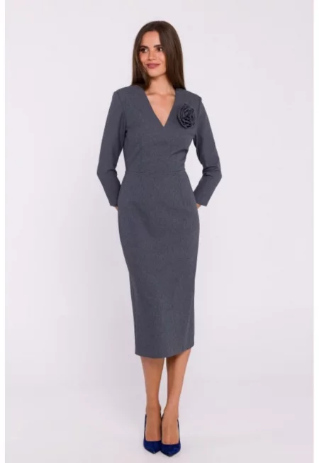 Семпла миди рокля с V-образно деколте