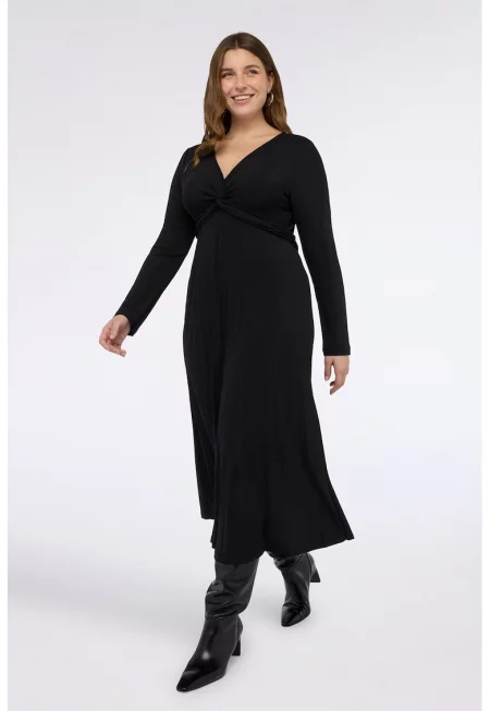 Шпиц рокля с дълги ръкави