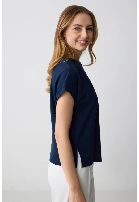 Свободна тениска с овално деколте - Тъмносин