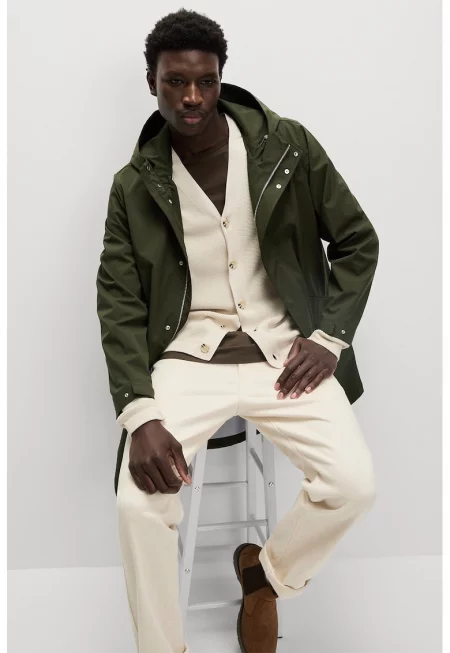 Яке с качулка и джобове