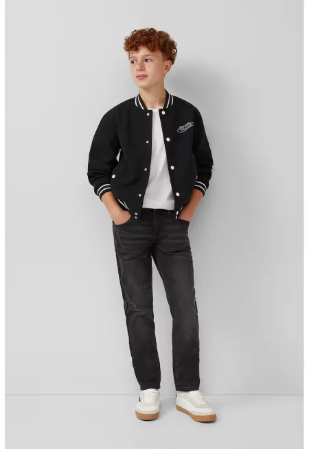 Яке с капса и контрасти