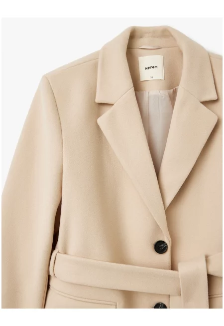 Късо палто с колан