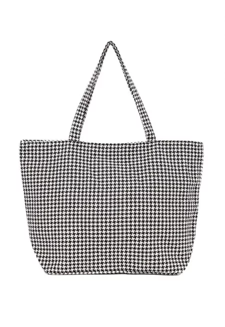 Плажна чанта на черно-бяло каре