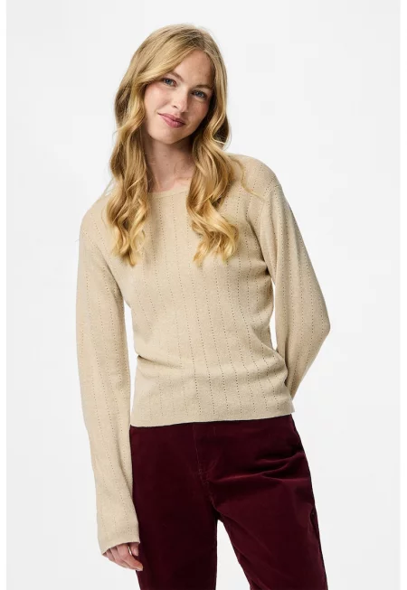 Пуловер с овално деколте