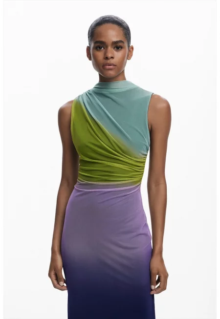 Рокля без ръкави с набирания