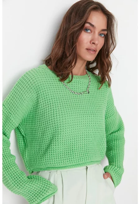 Скъсен пуловер с паднали ръкави и релеф