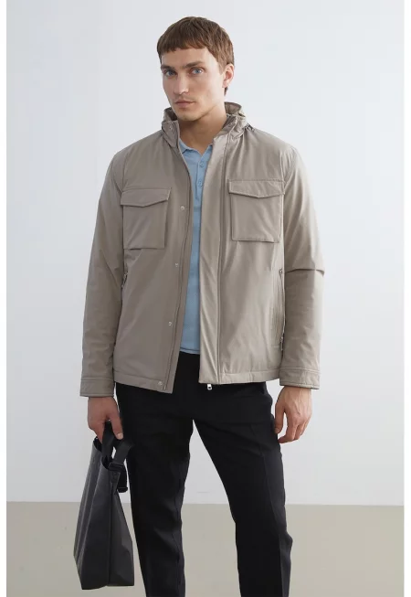 Яке с компактна качулка